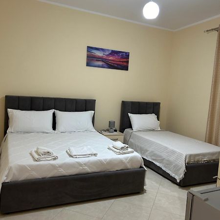 Rest House Vlore Bagian luar foto