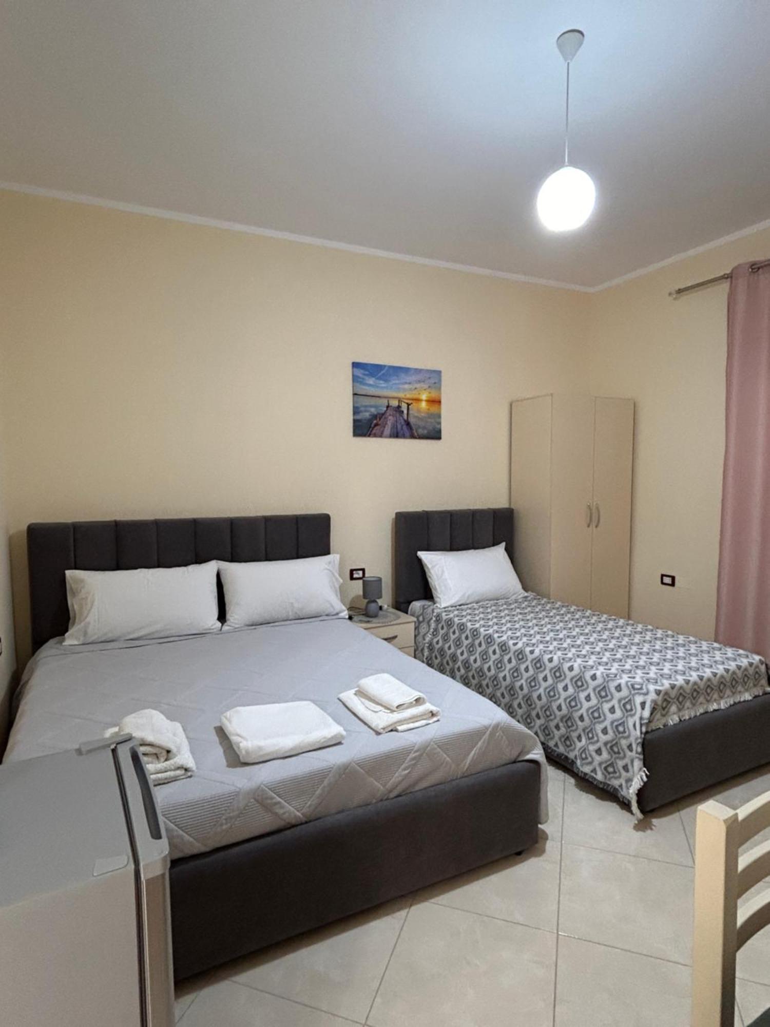 Rest House Vlore Bagian luar foto