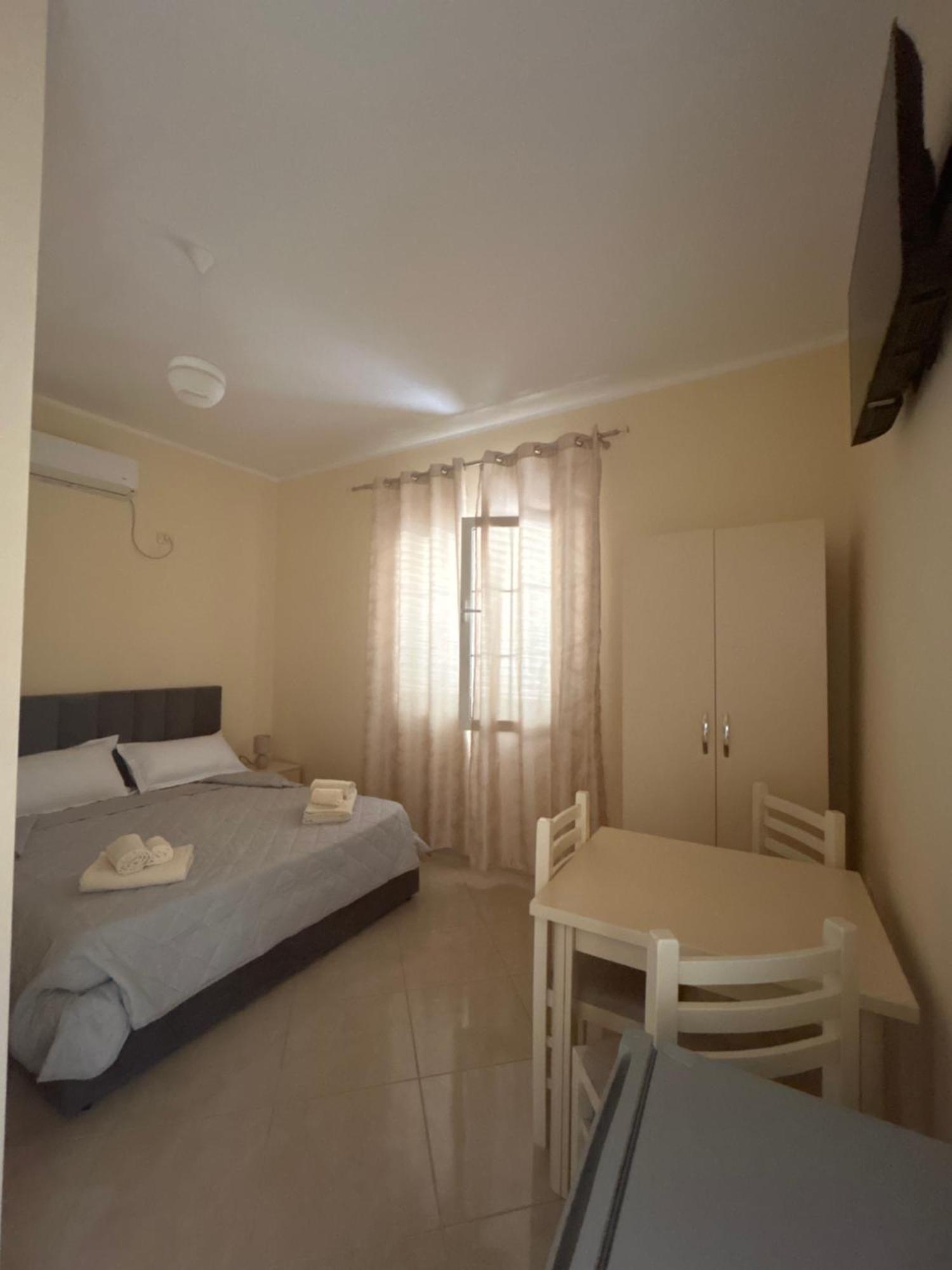 Rest House Vlore Bagian luar foto