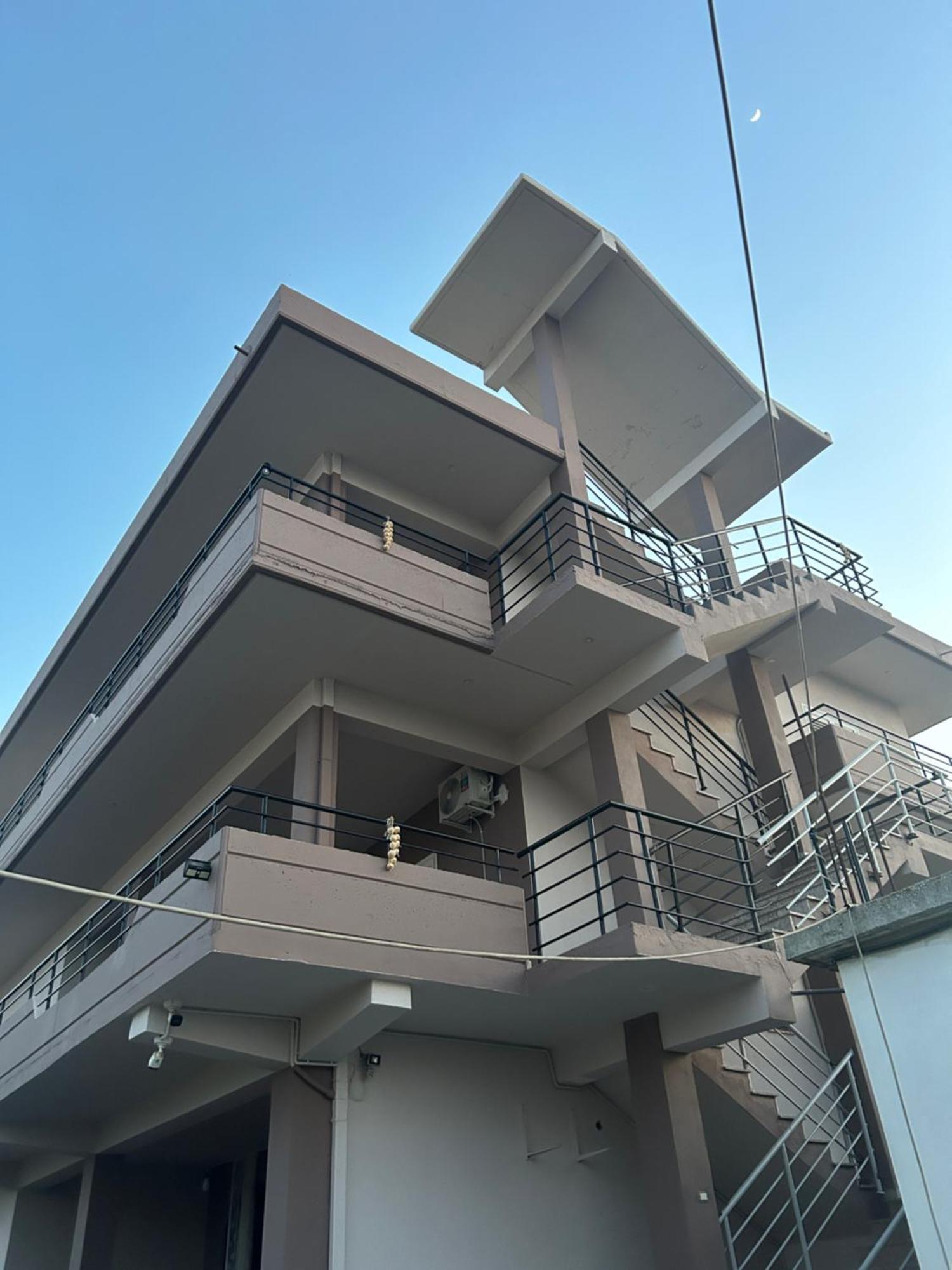 Rest House Vlore Bagian luar foto